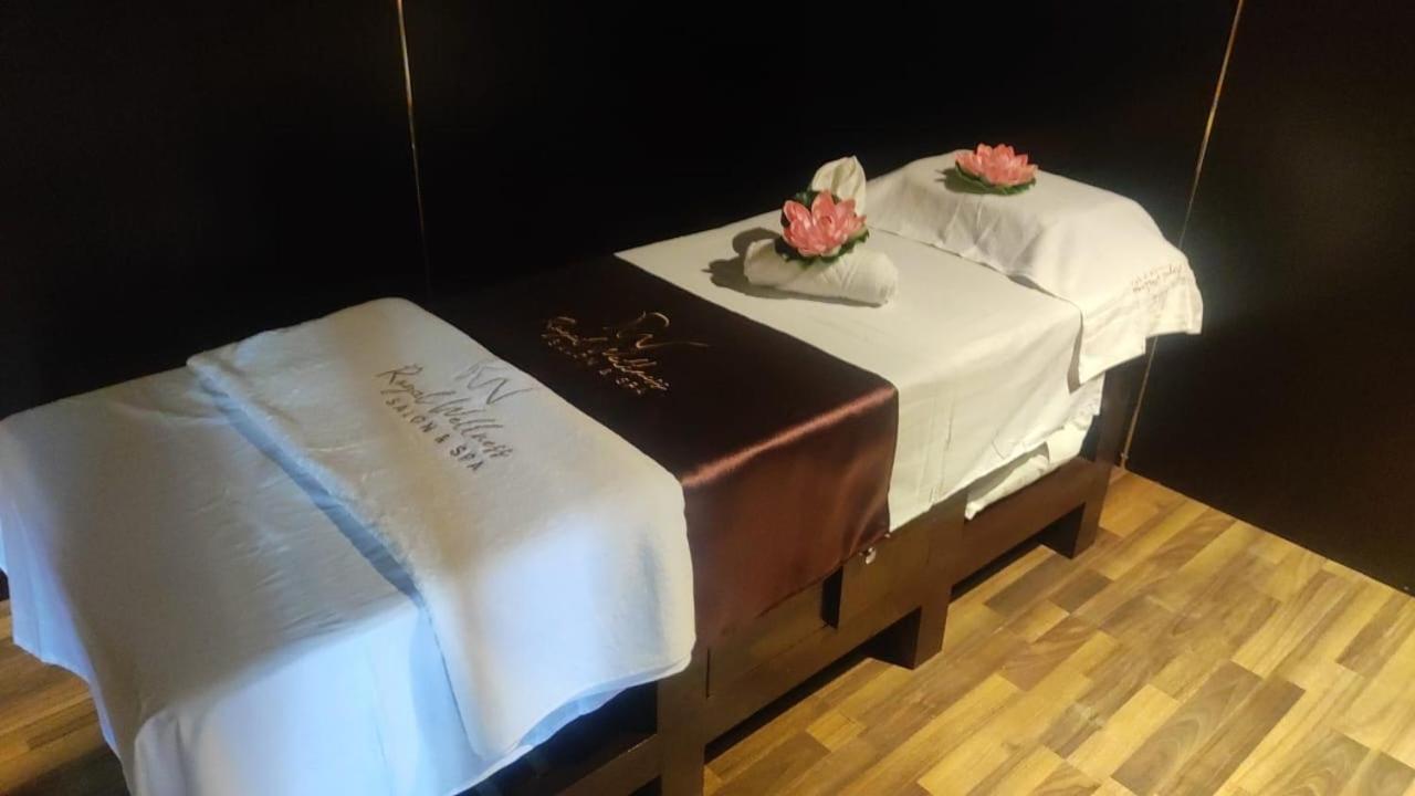 努吉汗大酒店 巴纳内拉斯 外观 照片
